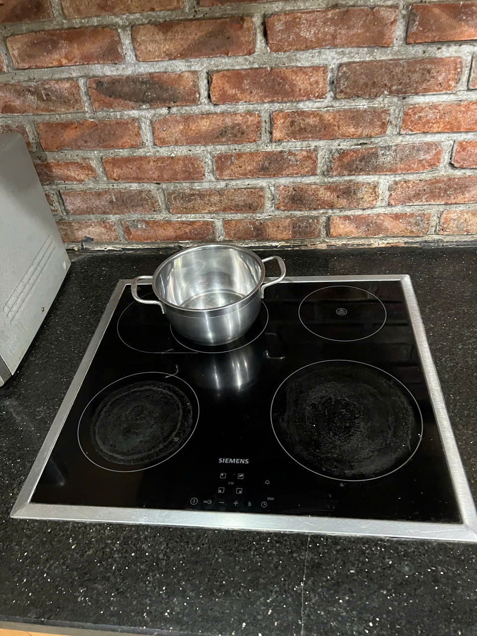 Địa chỉ sửa chữa bếp từ hồng ngoại Siemens uy tín tại nhà