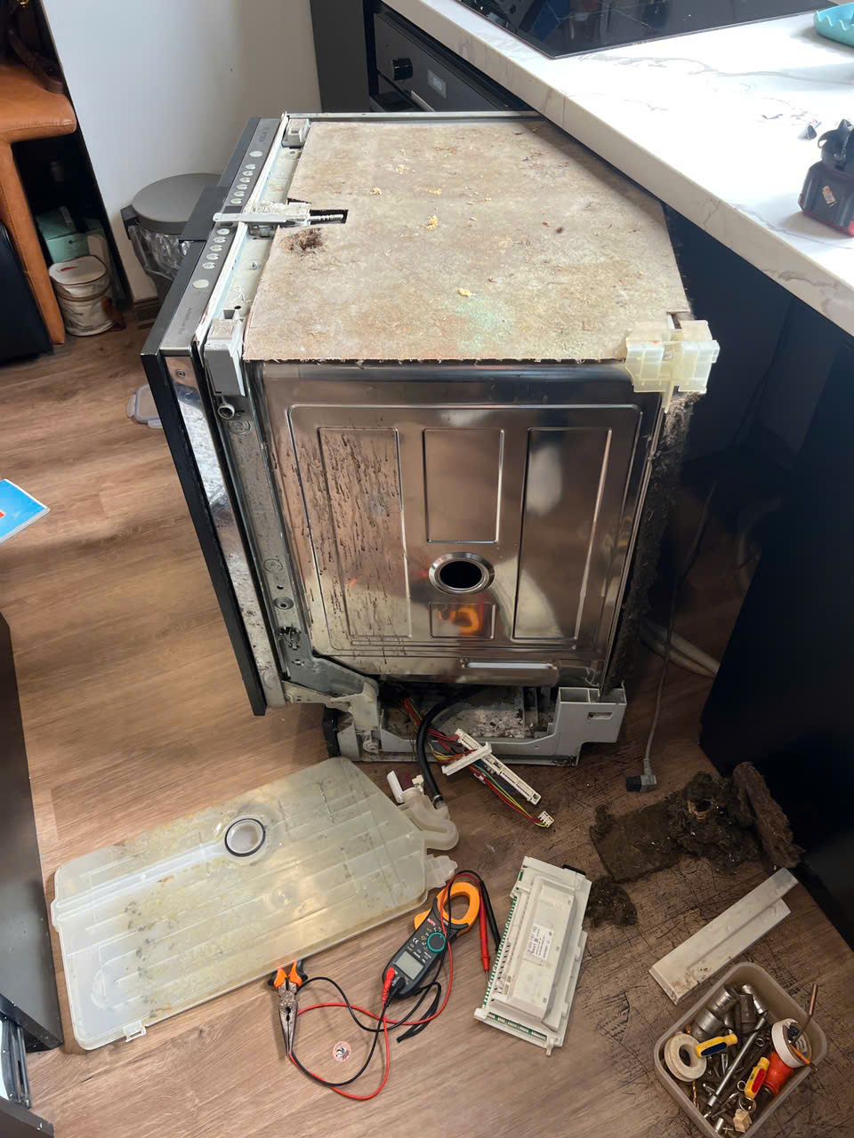 Sửa máy rửa bát Siemens âm tủ báo lỗi